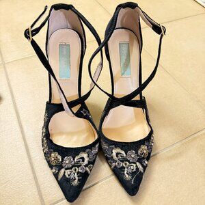 Betsey Johnson black velvet dress heel, size 8.5.